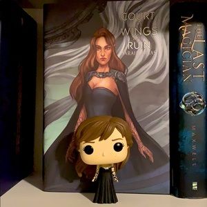 Feyre Archeron custom Pop Funko